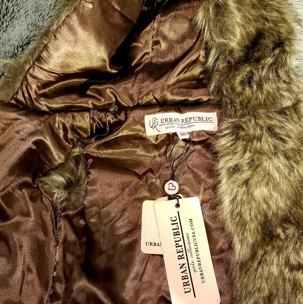 🧣 - Picture 2 of 5